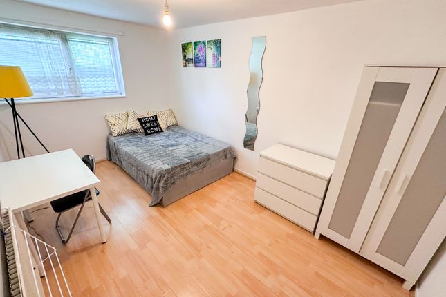 Room to rent