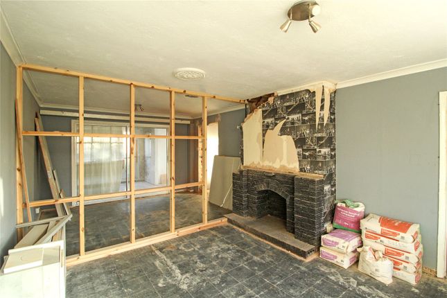 35, Treecot Drive, Essex photo 3