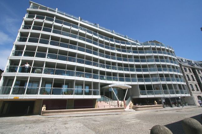 Flat to rent in North Quay, Plymouth PL4