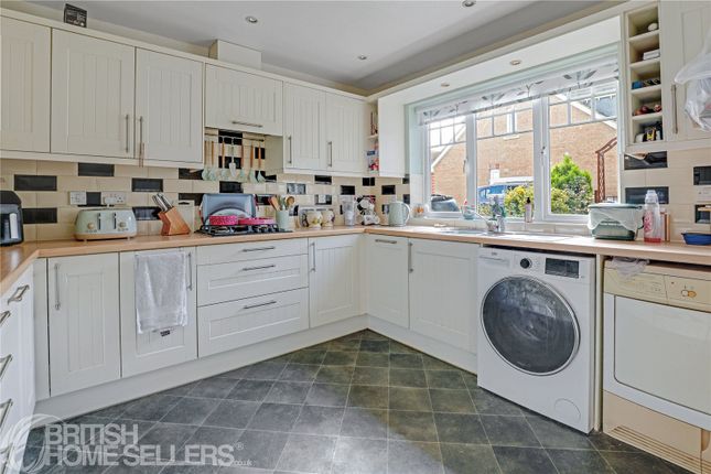 34, Wickham Close, Devon photo 2