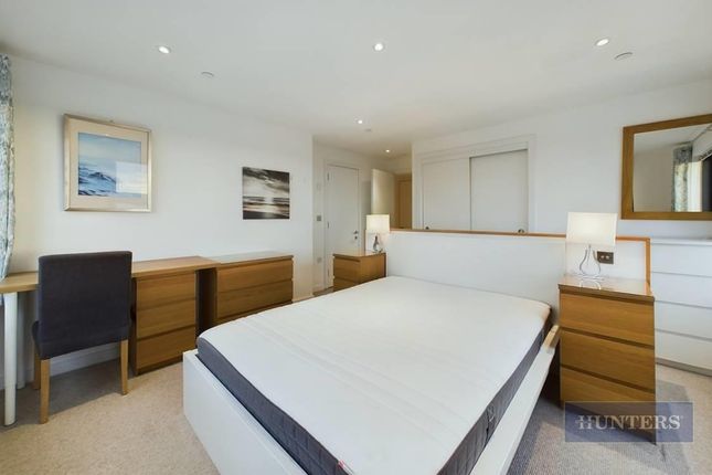 Flat to rent in Moresby Tower, Ocean Way, Southampton