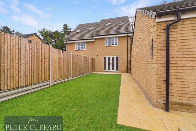 4 Bishop Gardens, Hoddesdon photo 4