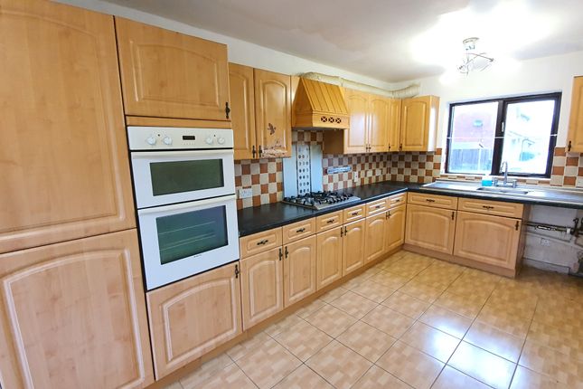 Bryanston Avenue, Aylesbury photo 2