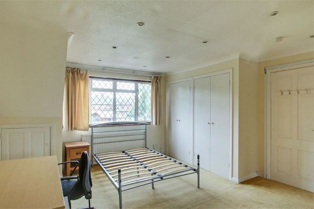 Thumbnail Room to rent in Imperial Road, Windsor