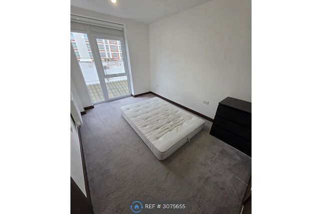 Flat, Powerhouse Lane, Hayes photo 3