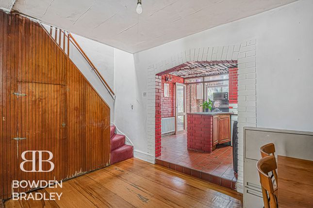 82 Oakfield Road, East Ham photo 4