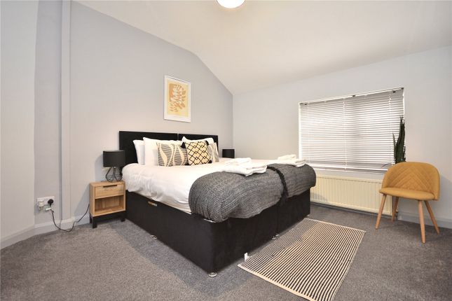 17, East Park View, West Yorkshire photo 4