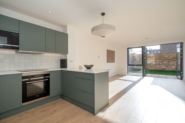 7, Felix Road, Ealing photo 2