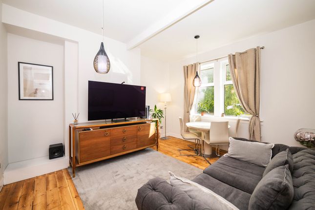 61 Middleton Avenue, Broxburn photo 4