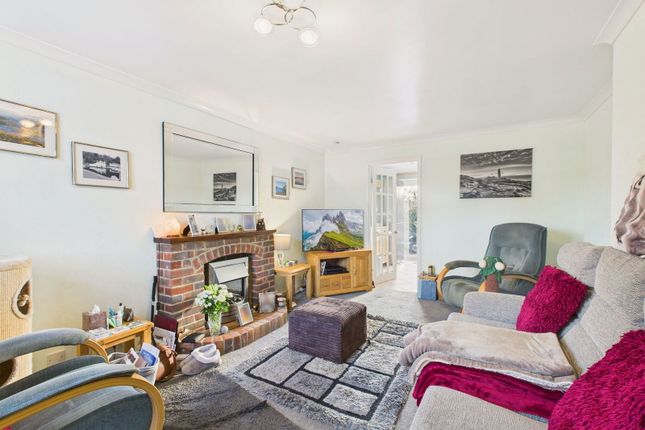 45, Smugglers Way, Horsham photo 4