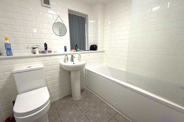 1, Downlands Court, Browning Road, Luton photo 4