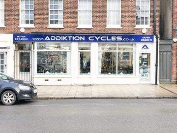 Retail premises to let in Victoria Street, St. Albans