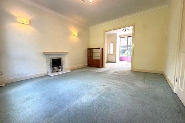 17 Assheton Road, Blackburn photo 2
