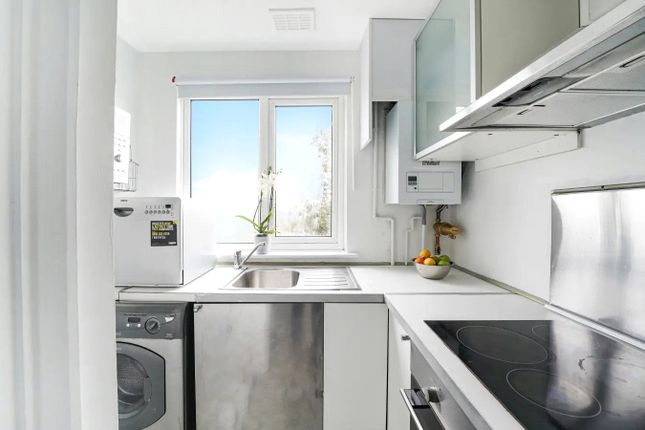 Flat 3., 142, Stanstead Road, London photo 3