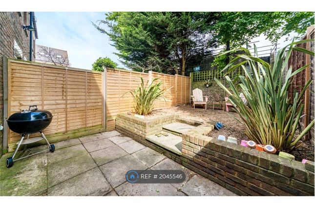 Thumbnail Terraced house to rent in Chestnut Close, London