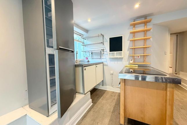 Flat 2, 20, Wilbury Villas, Hove photo 4