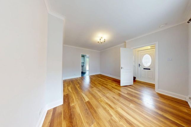 296, O`Wood Avenue, Motherwell photo 3