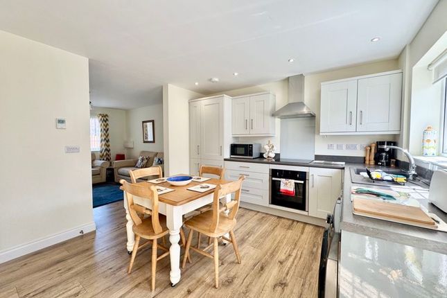 33, Gibson Way, Manby photo 4