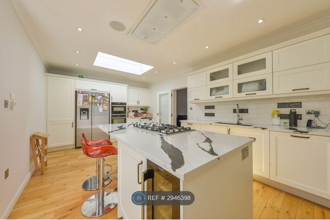 Napsbury Lane, St Albans photo 5