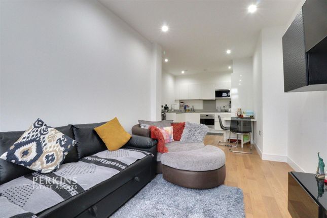 Flat for sale in Fraser Road, Perivale, Greenford