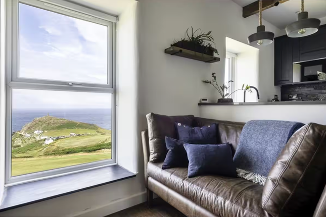 2-bed flat on 10 Nanpean Barn, Penzance, £270,000