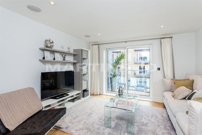 Thumbnail Town house for sale in Bromyard Avenue, London