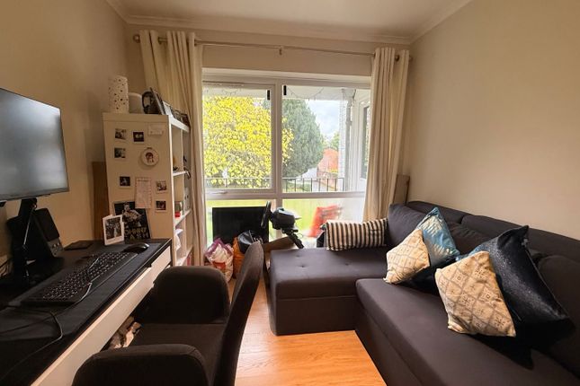 Flat 5 Fairlawn House, 11, Christchurch Road, Hampshire photo 3