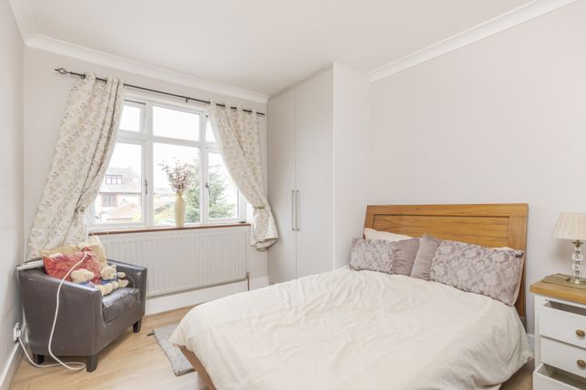 Room 1, 3, St. James's Avenue, Gravesend photo 4