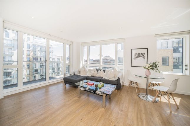 Flat 604, Alboran Apartments, 1, Seven Sea Gardens, London photo 2