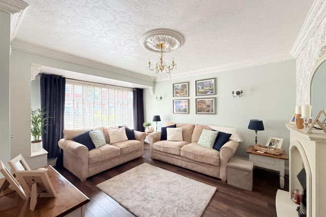 94, Wilshaw Grove, Ashton-Under-Lyne photo 2