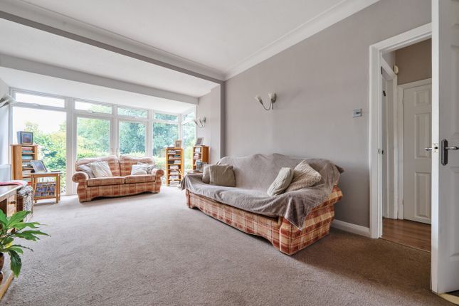 17, Belmont Avenue, Barnet photo 4