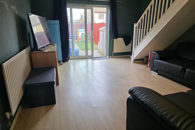 13, Beech Close, Corby photo 3