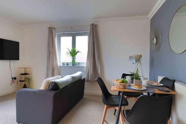 Thumbnail Flat to rent in 16, Queensgate, Swindon, Wiltshire