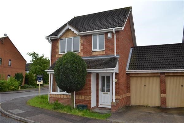 Thumbnail Detached house to rent in Lucerne Close, Cherry Hinton, Cambridge
