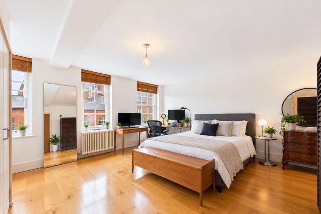 Flat 3, 9 Earlham Street, Greater London photo 3