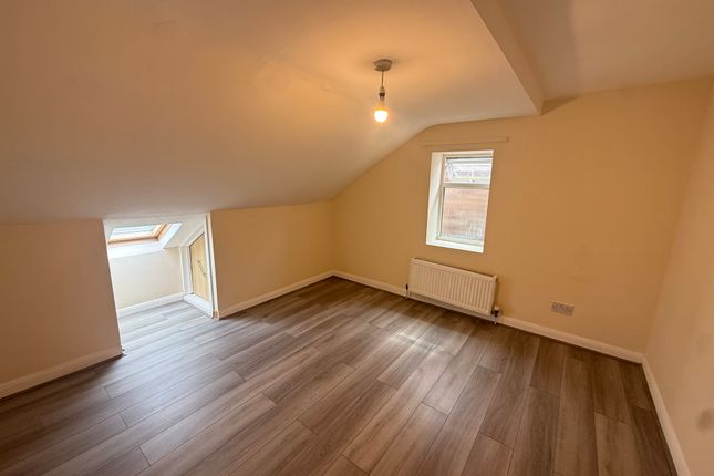49B, Trent Gardens, Southgate photo 5