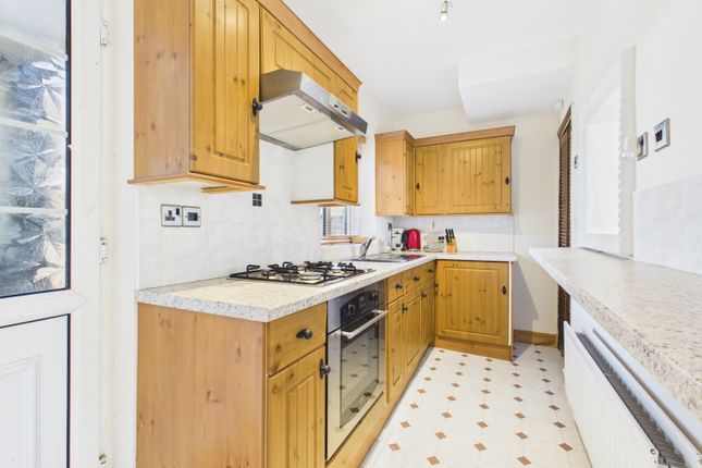 7, HIGHFIELD ROAD, WAKEFIELD photo 4