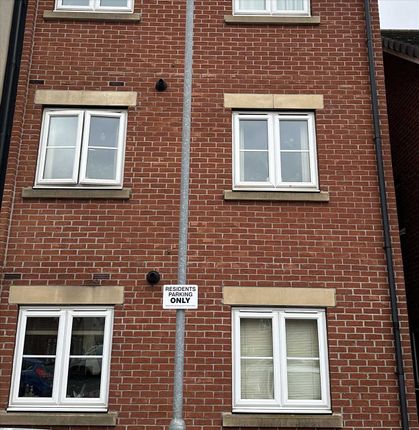 Flat to rent in Pintail Close, Scunthorpe