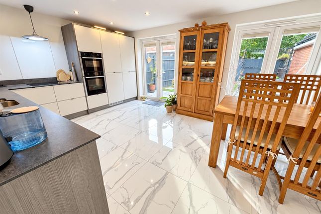 91, Dumas Drive, Fareham photo 3