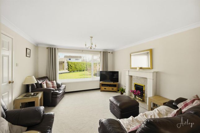 21, William Bowen Close, Swansea photo 2