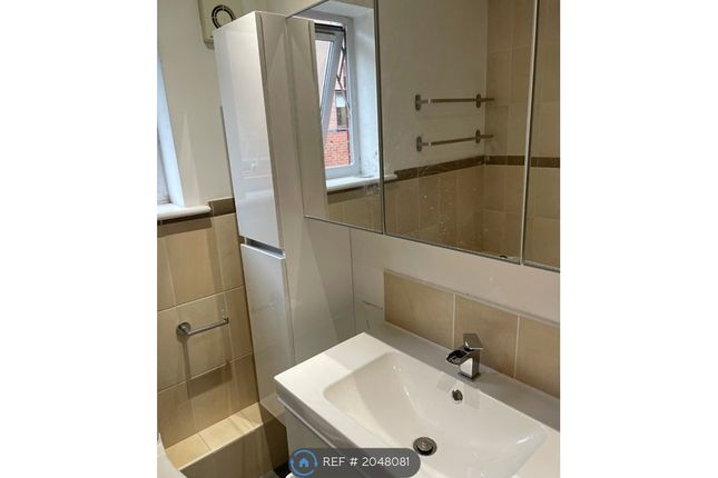 Flat to rent in Edward Court, Nottingham