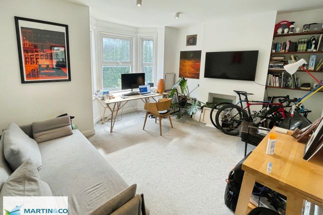 Maisonette 2, 46 Basingstoke Rd, Reading photo 2