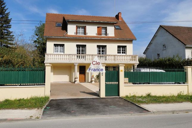 Detached house for sale in Fontenay-Sur-Loing, Centre, 45210, France