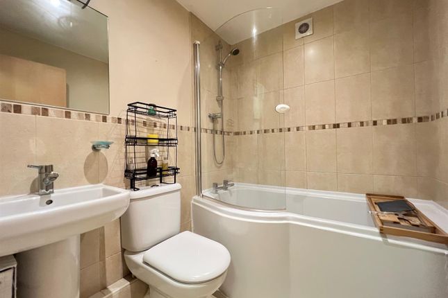 Flat 7 Barry House, Elmleigh Road, Bristol photo 4