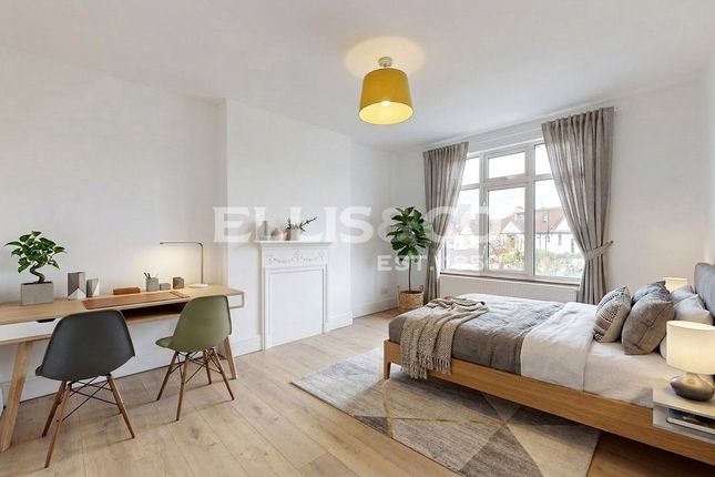 33A, Park Chase, Wembley photo 3