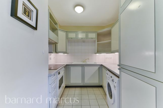 Flat to rent in Charing Cross Road, Covent Garden, London