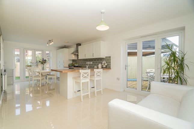 10, Bonaire Grange, Milton Keynes photo 2
