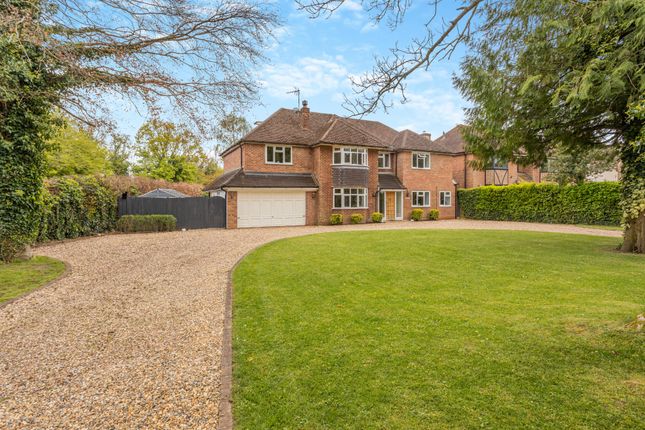 Thumbnail Detached house for sale in Long Walk, Chalfont St. Giles