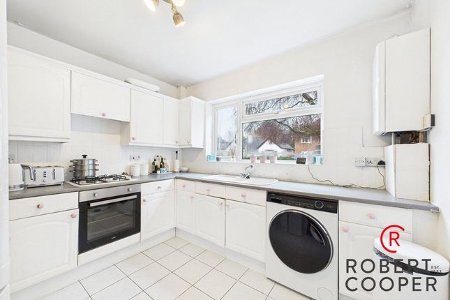 302, Woodlands Avenue, Eastcote photo 2