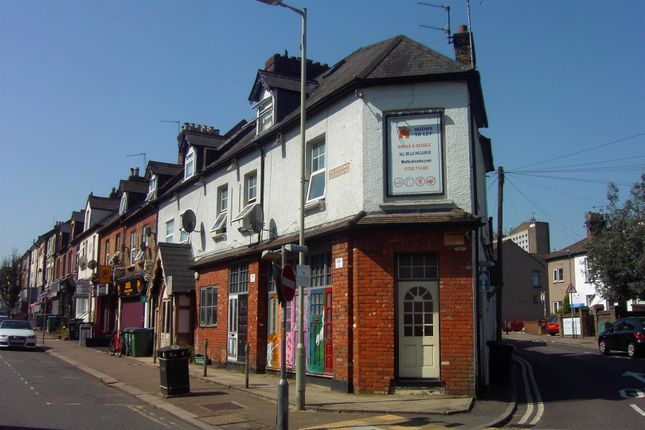 Leisure/hospitality for sale in Queens Road, Watford